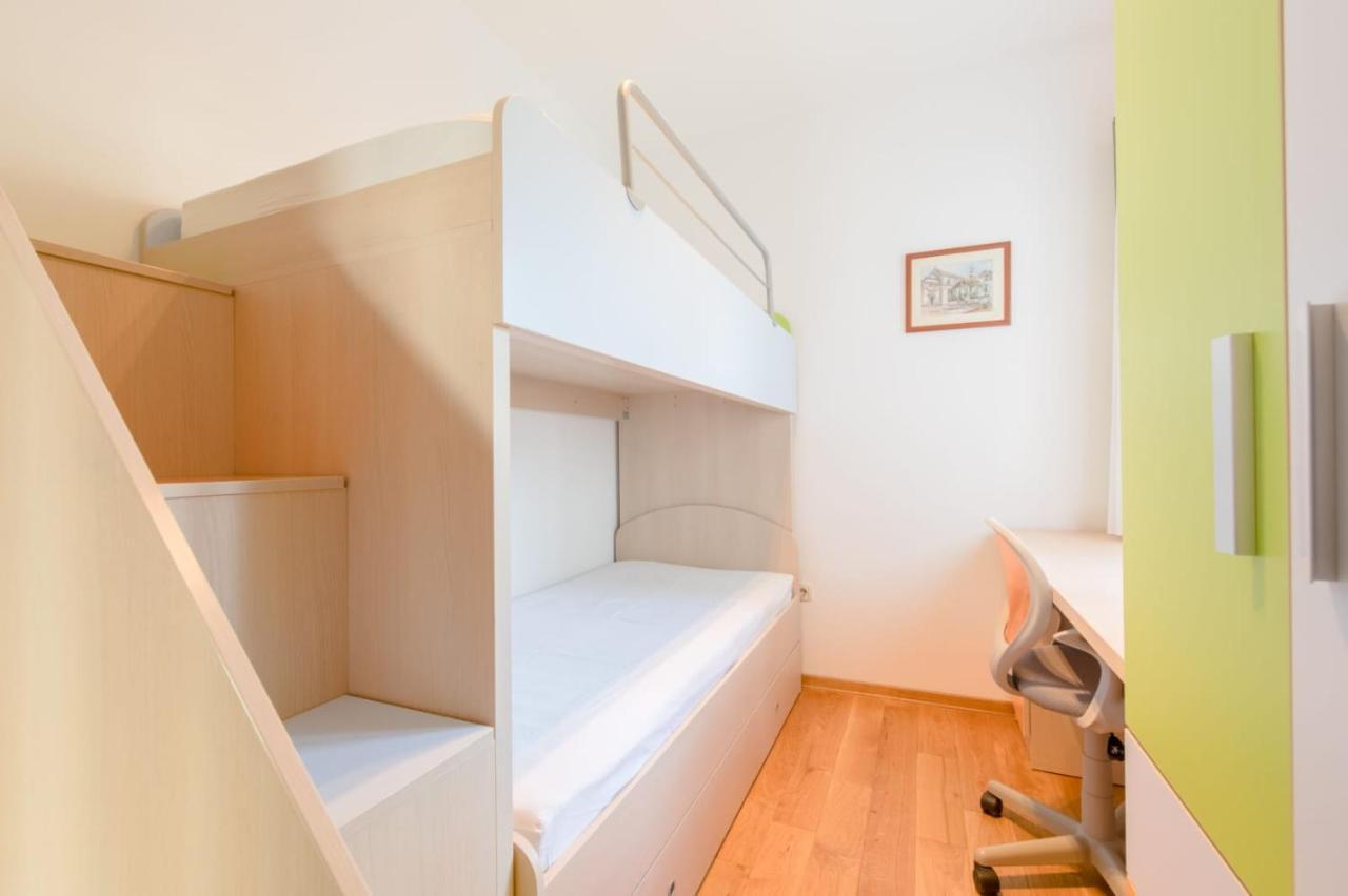 Apartmani Krilo Подстрана Экстерьер фото