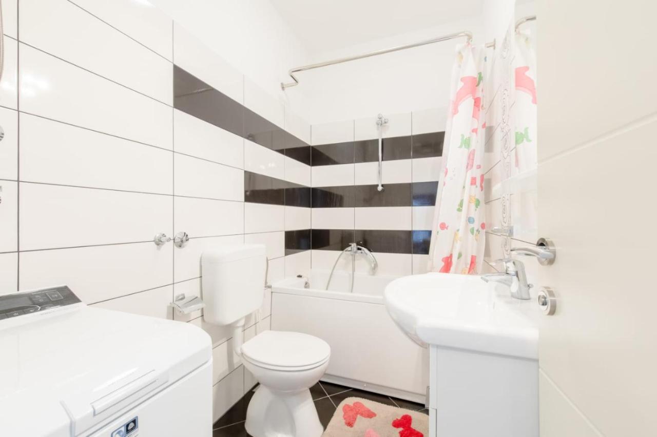 Apartmani Krilo Подстрана Экстерьер фото