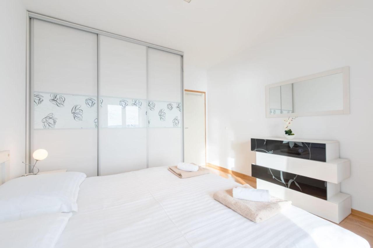 Apartmani Krilo Подстрана Экстерьер фото